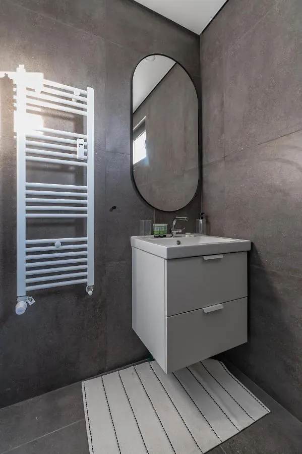 Industrial 2-Bdr Flat By The National Stadium 索菲亞
